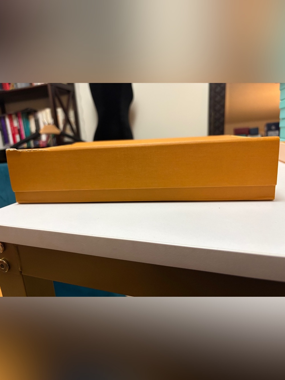 Louis Vuitton Box & Ribbon - Picture 2 of 5